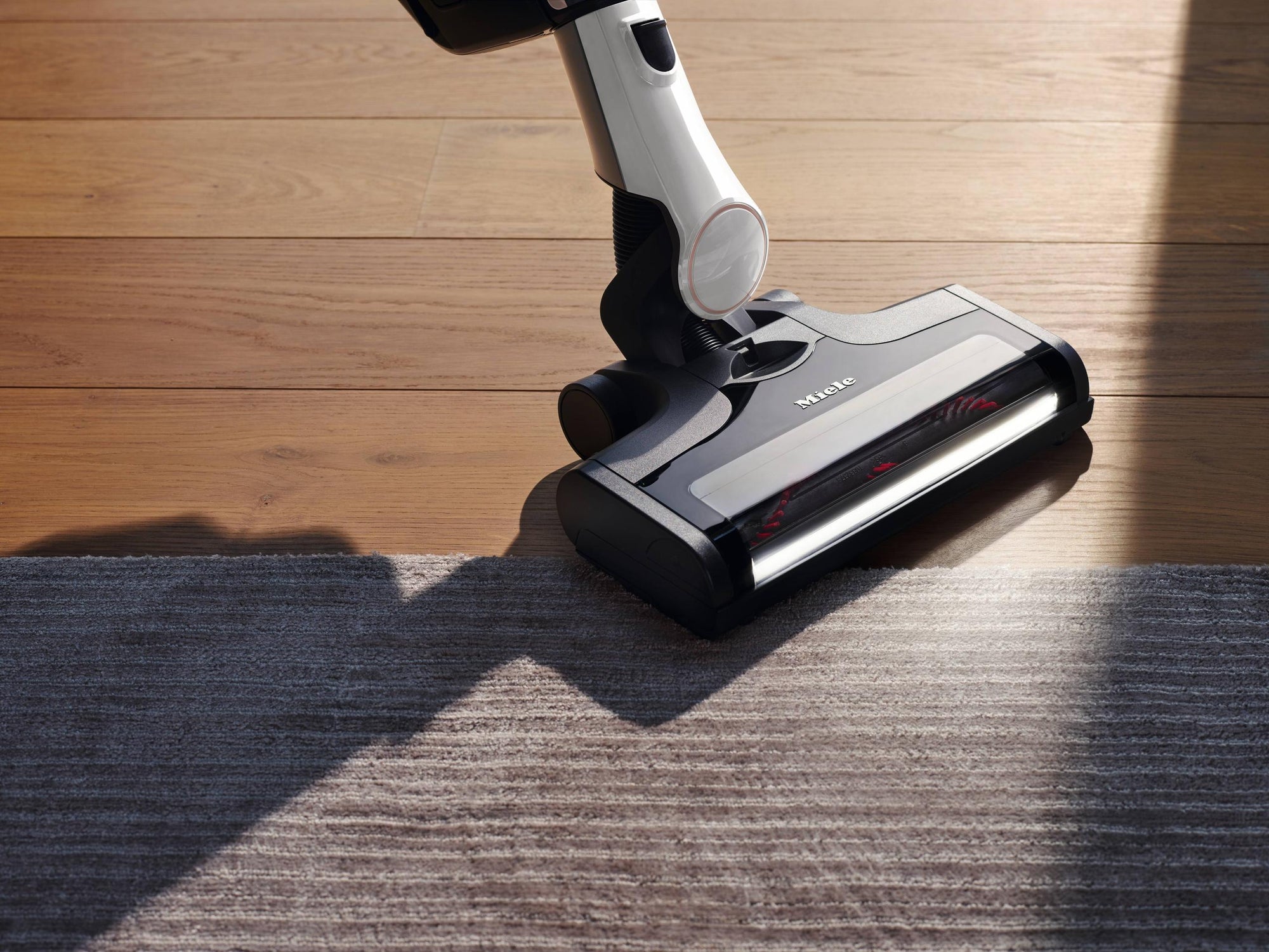 Miele TRIFLEX HX2 FLASH LOTUSWEISS Triflex Hx2 Flash - Kabelloser Stabstaubsauger Konstant hohe Saugleistung 60 Min Laufzeit Vielseitige Reinigung Durch 3In1 Design