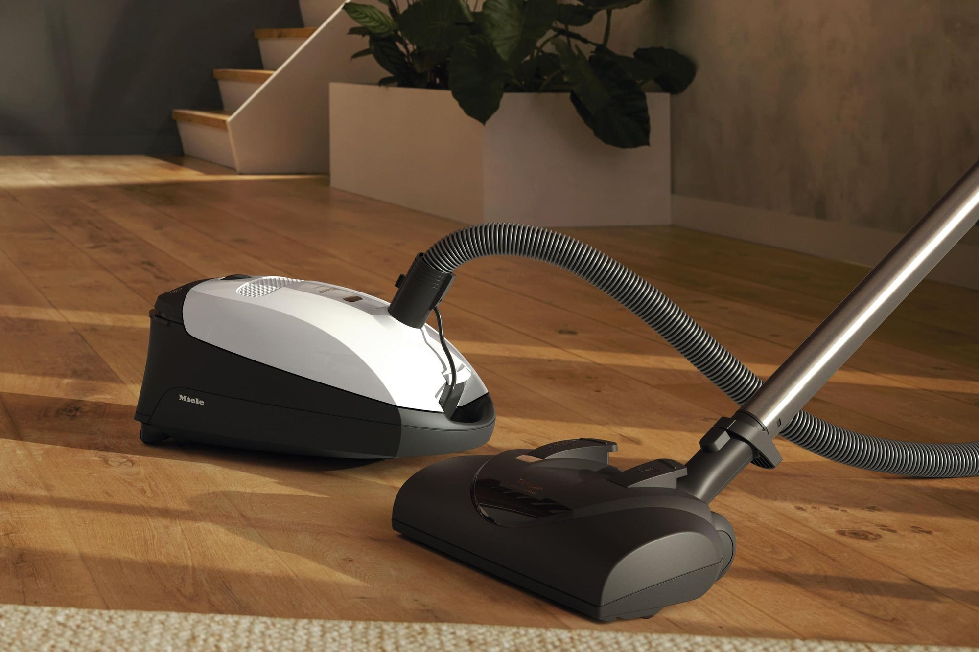 Miele CLASSIC C1 CAT DOG POWERLINE SBBN0LW Classic C1 Cat &amp; Dog Powerline – Sbbn0 – Bodenstaubsauger mit Elektrobürste für die gründliche Reinigung von strapazierfähigen Teppichen.