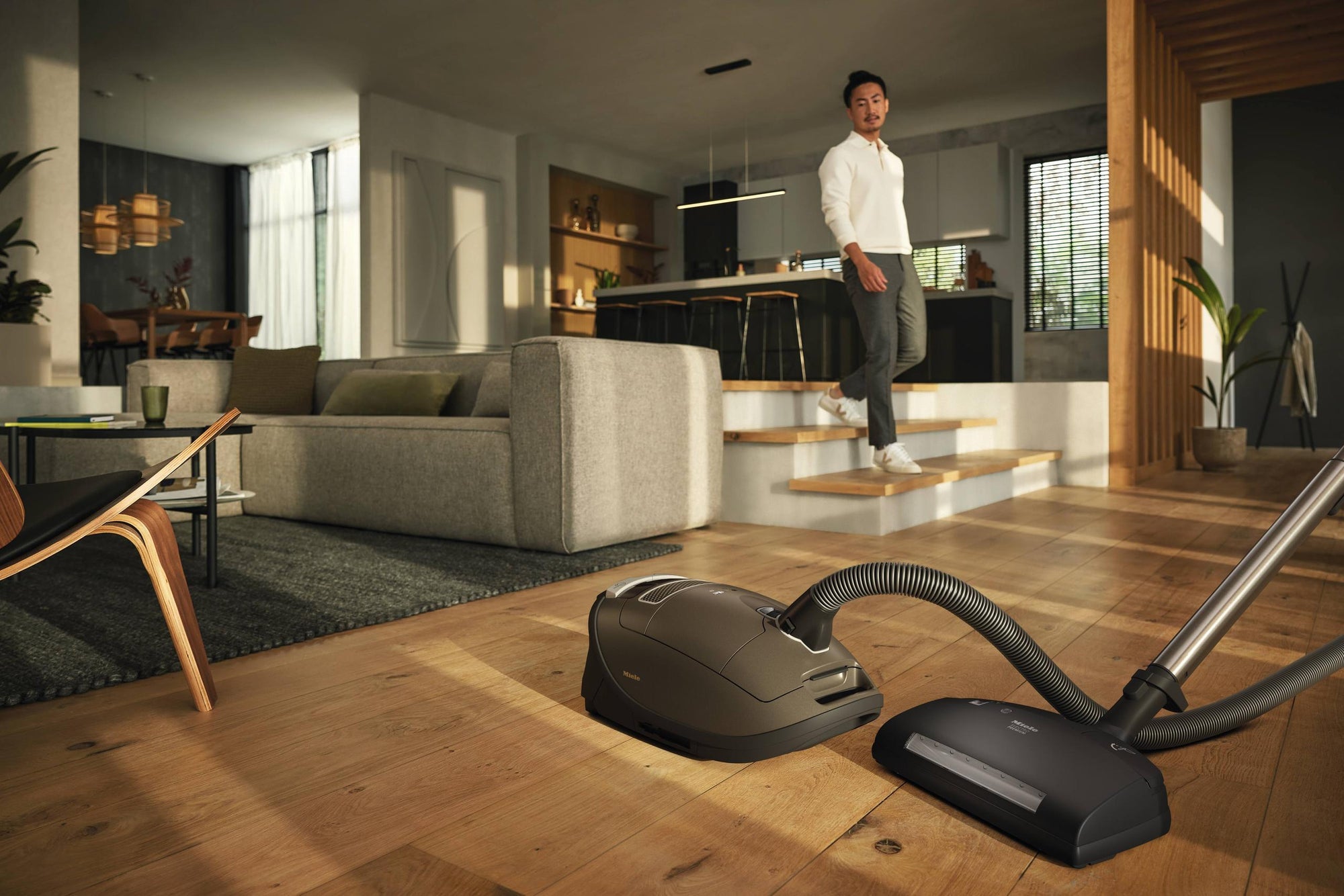 Miele COMPLETEC3BRILLIANTPOWERLINESGPE0BRONZEPEARLFINISH Complete C3 Brilliant Powerline – Sgpe0 – Bodenstaubsauger mit einzigartigen Premium-Funktionen für höchste Ansprüche.