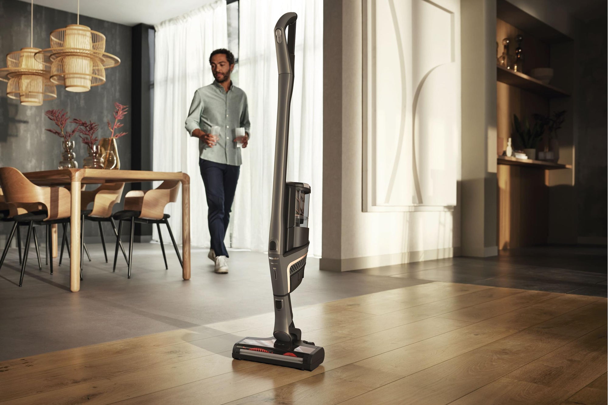 Miele TRIFLEXHX2PROIG Triflex Hx2 Pro – Kabelloser Stabstaubsauger Konstant hohe Saugleistung Bis zu 60+60 Min Laufzeit LED-Licht