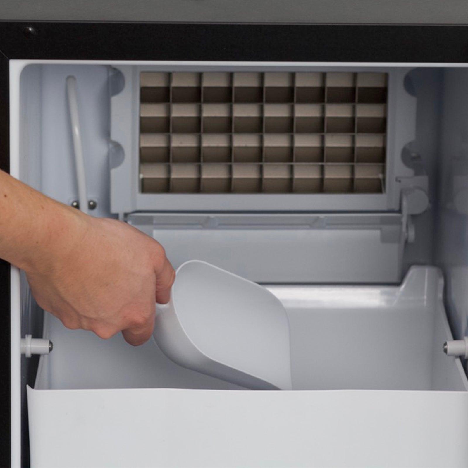 Avanti IME49U3SIS Avanti Elite Eingebauter oder freistehender Eisbereiter, 15 - Edelstahl / 49 Pfund