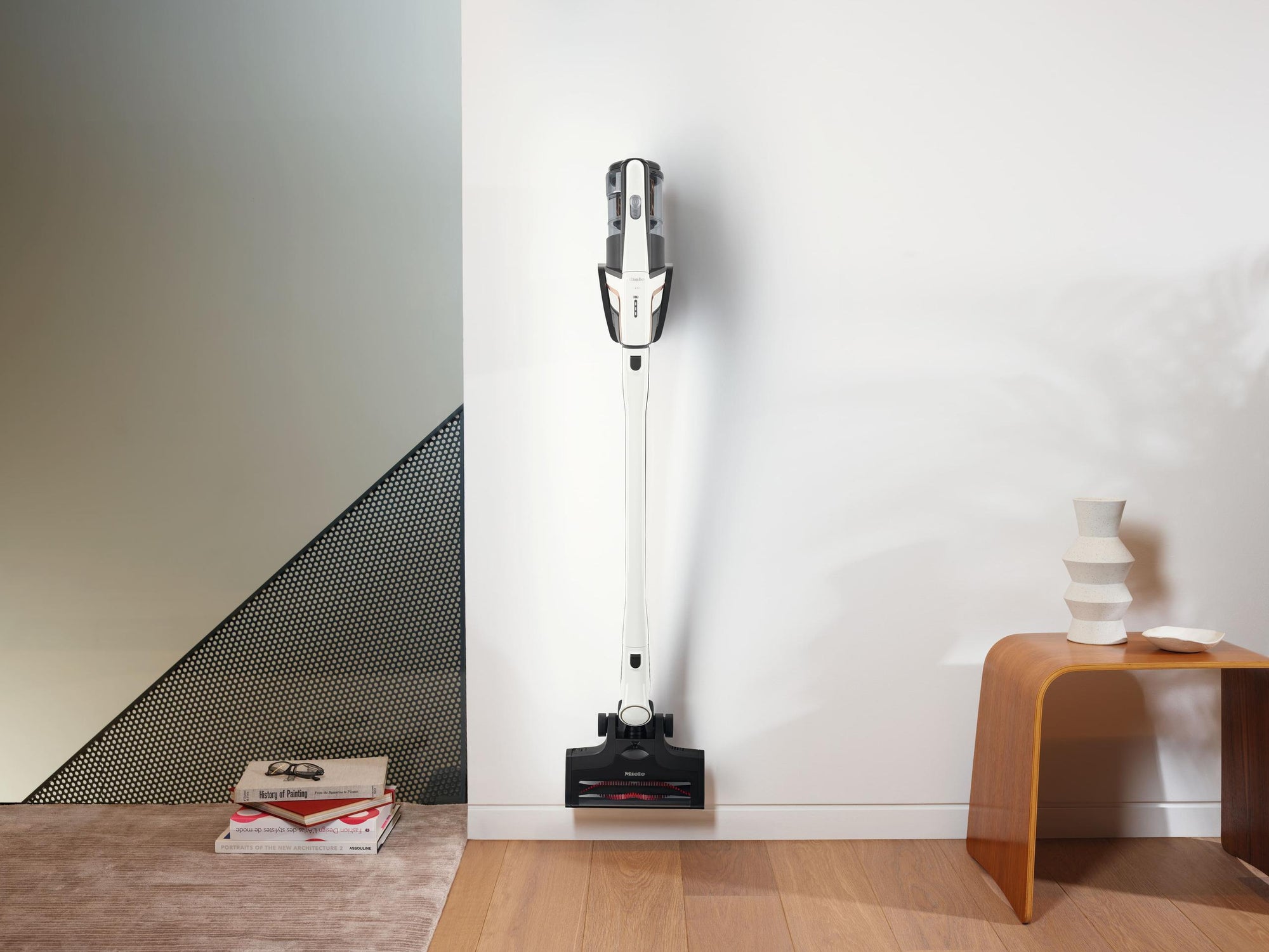 Miele TRIFLEX HX2 LOTUSWEISS Triflex Hx2 - Kabelloser Stabstaubsauger Konstant hohe Saugleistung 60 Min Laufzeit Vielseitige Reinigung Durch 3In1 Design