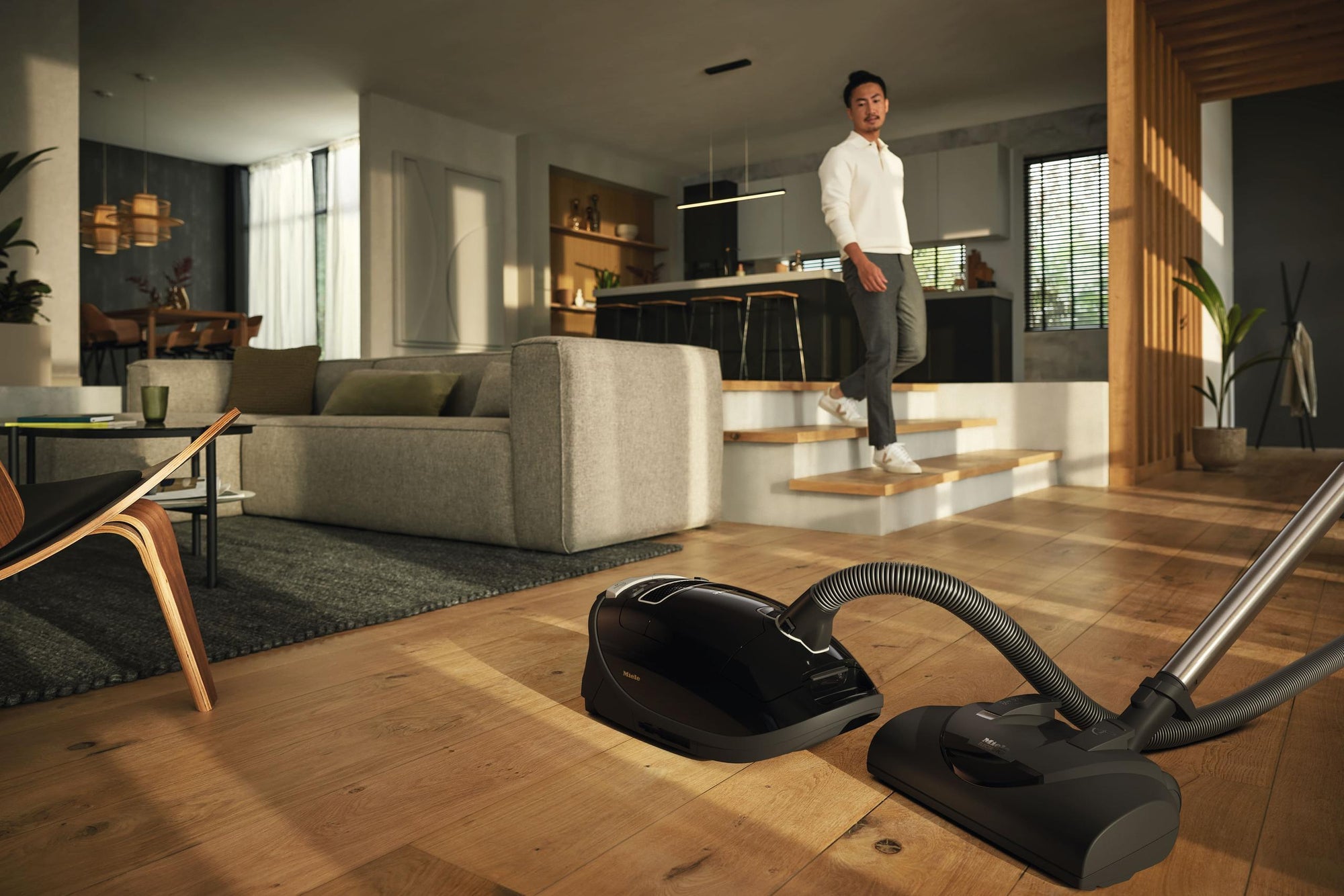 Miele COMPLETEC3KONAPOWERLINESGFE0OBSIDIANBLACK Complete C3 Kona Powerline – Sgfe0 – Bodenstaubsauger mit Elektrobürste für die gründliche Reinigung von stark beanspruchten Teppichen.