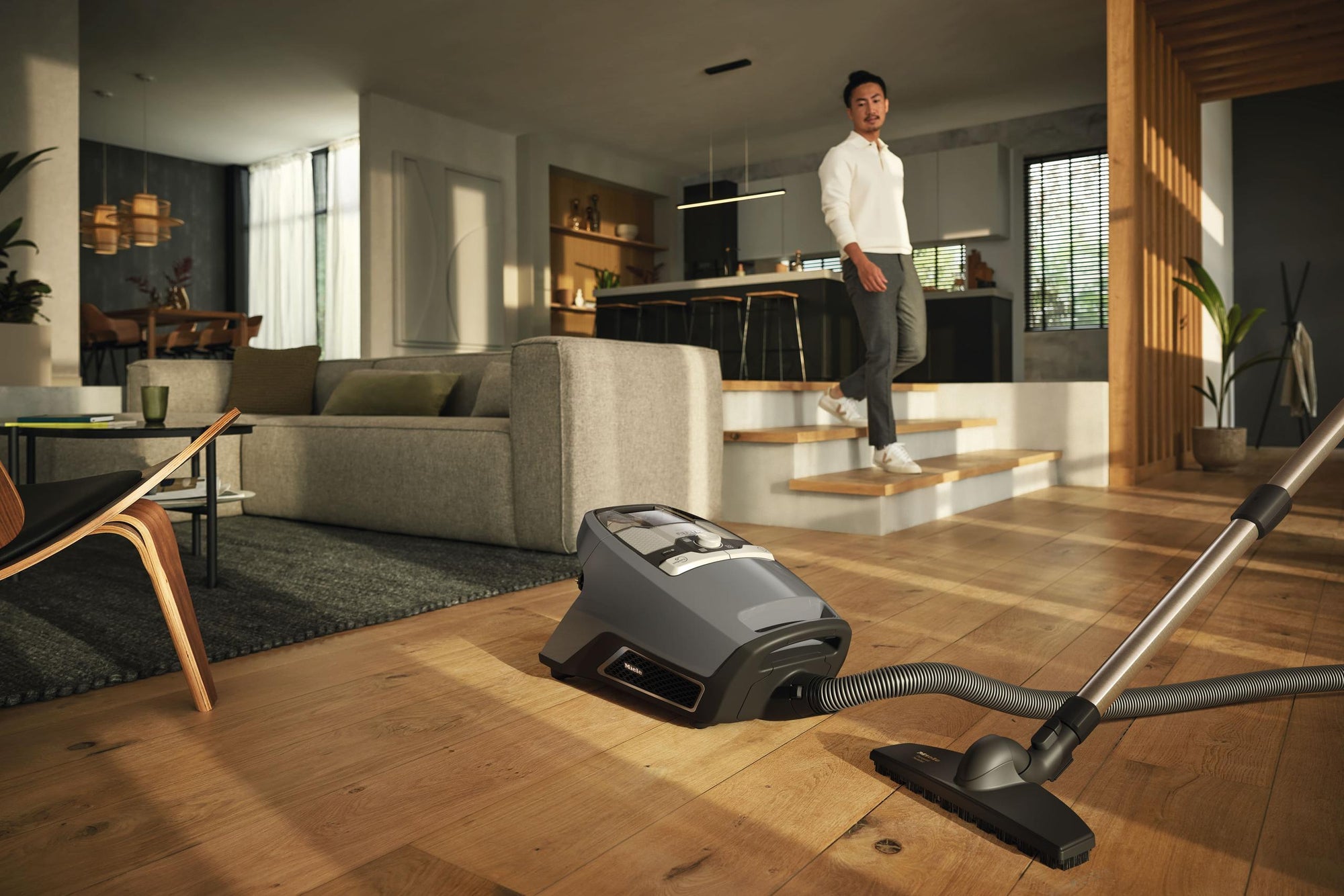 Miele BLIZZARD CX1 PURE SUCTION POWERLINE SKRE0 GRAPHITGRAU Blizzard Cx1 Puresuction Powerline – Skre0 – Beutelloser Bodenstaubsauger mit hoher Saugleistung und Teleskoprohr für gründliches, bequemes Staubsaugen.