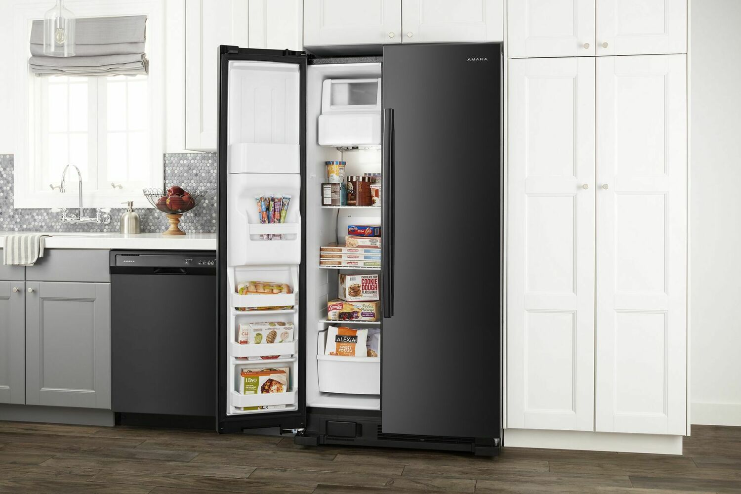 Amana ASI2175GRB 33-Zoll-Side-by-Side-Kühlschrank mit externem Eis- und Wasserspender mit zwei Pads, schwarz
